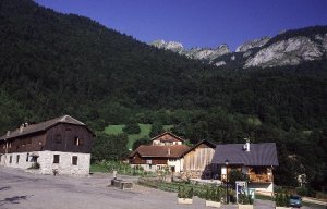 Village de la Baume - JPEG - 58.8 ko